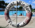 Archivbild: Petra Hartl
Das Freibad Rieden vor seiner Sanierung: Im Juli soll frisch renoviert wieder geöffnet werden.