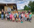Bild: OGV Teunz/exb
Einen Bauernhof in Teunz besuchten die jungen Gartenfreunde.
