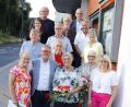 Bild: mfh
Geehrte und Offizielle bei der SPD-Mitgliederversammlung: Ute Bender, Michael Göth, Else Leibig, Bettina Moser (erste Reihe von links), Hans-Gerhard Neuber, Gisela Völlger (zweite Reihe von links), Hermann Kasper, Attila Michl, Hildegard Geismann (dritte Reihe von links), Ronja Endres, Thomas Steiner, Achim Bender (vierte Reihe von links) sowie Armin Rüger und Winfried Franz (fünfte Reihe von links).