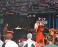 Bild: kki
Gee Hye Lee am Piano, Joel Locher am Bass und Drummerin Mareike Weining spielten im Jazz-Zirkel ihre Songs.