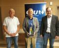 Bild:  Erwin Schreiber/exb
CSU-Vorsitzender Tobias Ehrenfried (rechts) bedankte sich bei den Referenten Prof. Stefan Beer und Diplomingenieur Lorenz Reil für die fundierten Einblicke zum Thema „Energiewende“.