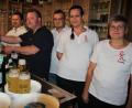 Bild: kro
Wirt Christian Reichl steht am Zapfhahn, umgeben von seinem Team mit (von links) Stefan, Christian, Sandra und Angelika.