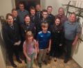 Bild: rfi
Die Feuerwehr Woppenrieth nach den Neuwahlen: 1. Reihe: Evelina Heuberger, Johannes Uschold, Lisa Kellner, Gerätewart Michael Bodensteiner. 2. Reihe: Schriftführerin Barbara Baier, Kassiererin Anita Kraus, Jugendwart Johannes Götz, Vorstand Manfred Zitzmann, Bürgermeister Ludwig Gürtler. 3. Reihe: Kreisbrandmeister Christian Demleitner, zweiter Kommandant Thomas Kraus, erster Kommandant Martin Uschold, zweiter Vorstand Helmut Bamler.