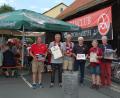 Bild: grm
Mit einem gelungenen Fest feiern der FCN-Fanclub und der RC 07 in Irchenrieth gemeinsam ihr 15-jähriges Gründungsfest. Geschenke gab es dabei von und für den FCN -Fanclub. Von links: Kassier Wolfgang Lang, FCN-Fanbeauftragten Jürgen Bergmann, Thomas Fritsch vom HPZ-RehaSport, Vorsitzenden Josef Ram, Patenvereinsvorsitzenden Helmut Süß aus Leuchtenberg und Albert Gruber vom RC 07.
