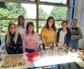 Bild: dob
Durch den Pausenverkauf in der Realschule konnten die Fünftklässler 400 Euro durch den Kuchenverkauf erzielen. Süße Leckereien fanden reißend Absatz. Das Geld übergaben sie an die Vohenstraußer Tafel.