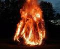 Bild: David Herrmann/exb
Das Johannisfeuer der Kolpingsfamilie loderte in diesem Jahr auf dem Festplatz.