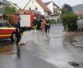 Symbolbild: Hartl
Bei Starkregen, der immer häufiger vorkommt, sind in vielen Gemeinden die Abwasserleitungen überfordert. So kommt es zu Überschwemmungen und Feuerwehreinsätzen. In Stulln will man dieses Problem nun aktiv angehen.