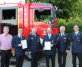 Bild: lei
Lehrgangsbescheinigungen gab es bei der Feuerwehr Edelsfeld zu verteilen: (von links) Zweiter Bürgermeister Hans Klann, Sven Kaduk (MTA-Ausbildung) Kreisbrandinspektor Hans Sperber, Alexander Luber (Einsatzfahrsimulator), Kreisbrandrat Fredi Weiß und Kommandant Markus Luber.