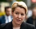 Bild: Fabian Sommer/dpa
Franziska Giffey (SPD), Regierende Bürgermeisterin von Berlin, ist auf einen Deep Fake hereingefallen.