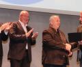 Archivbild: Götz
Wolpertinger-Vorsitzender Josef Beer (rechts) ernannte seinen Vorgänger Otto Karl (Zweiter von rechts) zum Ehrenpräsidenten. Heimatminister Albert Füracker (liinks) und Bezirkstagspräsident Franz Löffler (Zweiter von links) gratulierten.