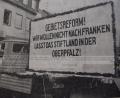 Repro: Adam Gammanick
Auch beim Faschingszug in Mitterteich 1971 war die Landkreisreform ein Thema. Überlegungen, einige nördliche Gemeinden des Stiftlands einem Großlandkreis Marktredwitz zuzuschlagen, kamen in der Bevölkerung nicht gut an, blieben aber ohne Bedeutung.