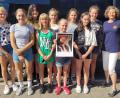Bild: Barbara Meier/exb
Die Basketballerinnen Pauline Wiederer, Lea Wachtel, Nele Scharf, Magdalena Werner, Laura Kiendl, Theresa Söllner, Hanna Söllner, Sophie Frischholz, Kassandra Klug und die Mannschaftsbetreuerin Barbara Meier belegten den dritten Platz bei den Nordbayerischen Meisterschaften