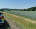 Bild: Autobahnpolizei/exb
Zwischen den Anschlussstellen Nabburg und Schwarzenfeld wurde ein Lkw-Fahrer seinen Angaben zufolge kurzzeitig ohnmächtig und geriet mit seinem Gefährt nach rechts von der Fahrbahn ab.