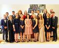 Bild: hai
„Haltet fest am Glauben“, gab Diakon Fabian Endruweit (hinten rechts) 16 jungen Christen bei ihrem ersten Abendmahlsgottesdienst mit auf den Weg.