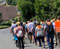 Bild: rpp
Bei großer Sommerhitze marschierten die Kastler Wallfahrer auf die Basilika in Gößweinstein zu.