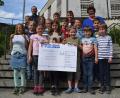 Bild: swo
Über die großzügige Spende der Gebenbacher und Ursulapoppenrichter Kommunionkinder freute sich Karin Borchers (hinten rechts) vom Kinderpalliativteam. Hinten links: Pfarrvikar Christian Preitschaft.