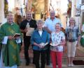 Bild: Pfarrei Wondreb/exb
Monsignore Georg Flierl (links) und Pfarrgemeinderatssprecherin Bettina Schmid (rechts) verabschiedete die ehemaligen Pfarrgemeinderäte Lorenz Kohl, Monika Schuller, Harald Hopf und Monika Tretter (von links)