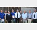 Bild: wku
Ehrungen beim Soldaten- und Kameradschaftsverein: (von links) Bernhard Pirner, Mario Windisch, Bezirksvorsitzender Horst Embacher, Reinhard Pirner, Horst Pirner, Reinhard Kappl, Karl Luber, Bürgermeister Jörk Kaduk und Vorsitzender Stefan Vogl.