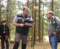 Bild: Neidhardt/fph
Der Laptop ist das wichtigste Instrument von Wolfgang Stöger (Mitte), der mit Leonie Gass (links) und Moritz Neumann (rechts) derzeit unterwegs ist, um den Zustand der Wälder präzise zu dokumentieren.