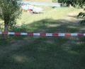 Bild: Bodo Schackow/dpa
Ein Mann ist in Bad Sulza (Thüringen) beim Rasenmähen in ein Erdloch gefallen.