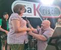 Bild: Christopher Dotzler
Laut und deutlich war das "Jaaa" von Sonja Wegener zu hören, als ihr Emmerich Wiesmet auf der Poppenrichter Kirwa einen Antrag machte.