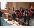 Bild: jr
Das Vokalensemble „Music & More“, unter der Leitung von Andreas Neumayr brachte mit seinem Auftritt in der Christuskirche viel gute Laune in die Reihen der Zuhörer.