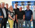 Bild:  Dagmar Nachtigall/exb
Kurt Seggewiß, zweiter SpVgg SV-Vorsitzender, neuer Verwaltungsratsvorsitzender Lothar Höher, die Verwaltungsräte Rainer Lindner, Dagmar Nachtigall, stellvertretender Verwaltungsratsvorsitzender Alexander Smardenkas, Vorstandsmitglied Manfred Luber, Verwaltungsrat Reiner Nachtigall und Gerald Bolleininger blicken mit Zuversicht ins die Spielsaison.