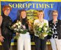 Bild: dwi
Bei der Verleihung des Frauenpreises: Soroptimist-Vizepräsidentin Gaby Schweinsteiger (links) und SI-Club-Amberg-Sulzbach-Präsidentin Beate Mastel (rechts) bedankten sich bei Laudatorin Prof. Dr. Christiane Hellbach und gratulierten Preisträgerin Maria Obermeier (Zweite von links).