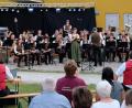 Bild: mab
Die Schwarzenfelder Musikkapelle mit Solistin Anna Forster gab zusammen mit der Kapelle aus Straß ein Konzert.