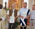 Bild: kro
Die Pfarrei St. Martin verabschiedete langjährige Pfarrgemeinderatsmitglieder. Im Bild: (von links) Pfarrer Dr. Charles Ifemeje, Josef Wolfrum, Alexander Schneider und Pfarrgemeinderatssprecher Stefan Wurm.