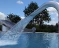 Bild: Wolfgang Steinbacher
Die Becken sind schon bereit, Attraktionen wie die Schwallbrausen werden auch schon getestet: Am Samstag öffnet das sanierte Freibad in Rieden.