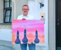 Bild: Jürgen Klein/exb
Eine Acrylfotoarbeit mit den Kappltürmen hat Dr. Thomas Vogl von Jürgen Klein erworben. Die Fotografie schenkte der Stadtpfarrer der Pfarrgemeinde Münchenreuth.