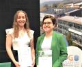 Bild: lg
Magdalena Herrmann (links) erhielt den "Biozukunftspreis", Andrea Schneeberger (rechts) war bei der Biologie-Olympiade erfolgreich.