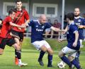 Archivbild: Hubert Ziegler
Alexander Heldrich (Mitte) bleibt mittendrin im Kreisklassen-Geschehen. Der Spielertrainer des Absteigers SV Illschwang ist in der neuen Saison Trainer beim SVL Traßlberg.