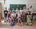 Bild: exb
Die Erstkommunionkinder von Großkonreuth und Griesbach bei der Spendenübergabe.