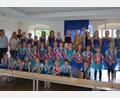Bild: jr
Der Kinder- und Bambinichor Leonberg zeigt am Sonntag, 17. Juli, im Pfarr- und Jugendheim Leonberg das Musical „Regenbogenfisch – komm hilf mir“. Die Gesamtleitung haben (von links) Michaela Burger sowie Michaela und Martin Teubner.