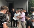 Bild: Wolf/exb
Per Smartphone die Stadt erkunden. Das ist nun in Windischeschenbach mit dem Digitalen Stadtführer möglich.