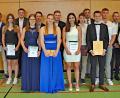 Bild: Hirsch
Die Berufliche Oberschule FOS-BOS Schwandorf zeichnete die besten Absolventen aus und ehrte Schüler für besondere Leistungen.