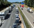 Bild: Gerhard Götz
Durch den schweren Unfall kam es zu einem kilometerlangen Rückstau auf der Autobahn bei Schwandorf.