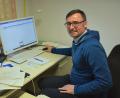 Archivbild: jr
Integrationslotse David Runschke hat auch in der Notfallunterkuft des Landkreises in Fockenfeld ein provisorisches Büro.