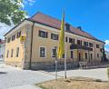 Bild: sne
Das markante Gebäude der Post an der Alten Amberger Straße in Grafenwöhr gehört seit 1927 zum Stadtbild. Post und Postbank ziehen nun aber aus.