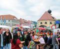 Archivbild: twi
Einen gefüllten Wernberger Marktplatz – wie auf dieser Archivaufnahme zu sehen – erhoffen sich die Veranstalter auch an diesem Samstag.
