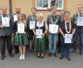 Bild: rpp
Der Schützenverein in Kaibitz hat seine neuen Könige geehrt: (von links) Florian Traßl, Dominik Dörner, Jacqueline Hofmann, Adrian Stangl, Veronika Traßl, Christofer Käss, Sonja Hofmann, Irmgard Danzer und Kai Schmidt.