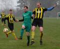 Archivbild: mhs
Wie haben die Sportfreunde aus Weidenthal (gelb-schwarze Trikots) den kurzfristigen Abgang ihres Trainers Oliver Eckl zur SpVgg SV Weiden verkraftet? Und wie reagiert der TSV Stulln auf das enttäuschende Ende der vergangenen Saison, als der Bezirksliga-Aufstieg noch verspielt wurde? Diese zwei Fragen werden ab Samstag beantwortet, wenn die neue Spielzeit der Kreisliga West startet.