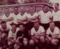 Bild: Archiv J. Delle/exb
So präsentierte sich Schall'ke in der Gründerzeit (kniend, von links). Edi Brandl, Dietmar Kraus, Walter Zimmermann, Peter Loohs, Sepp Fuchs; 
stehend (von links): Helmut Sommer, Hans Steger, Fritz Brunner, Bernhard Pirkl, Otto Presl, Richard Hermann.