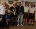 Bild: Johannes Schweiger/exb
Fritz Loew, Vanessa Hierl, Josef, Kurzwart, Jonathan Schmid, Stefan Widder und Hans-Erich Jenke (von links) sind hier nach der Königsproklamation der Armbrustschützen zu sehen.