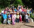 Bild: njn
Fröhliche Gesichter beim Waldtag des Regenbogen-Kindergartens.