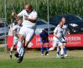 Bild: Mark
Marco Mehltreter (links) vom Aufsteiger TSV Dieterskirchen hat allen Grund zum Jubeln: Seine Mannschaft gewann bei der SG Pertolzhofen/Niedermurach mit 2:0.