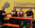 Bild: bsc
Die Vorbereitungen für das Friedenfelser Herbstfest und den Bierwandertag sind in vollem Gange. Die Brauereimitarbeiter (von links) Horst Straub, Helmut Radimerski, Sabrina Bittner und Martin Bischof hoffen nach der Zwangspause auf einen erfolgreichen Neustart und freuen sich, wenn es am 9. September heißt: „Ozapft is“.