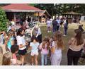 Bild: bkr
Für die Kinder war der Stand von Heinrich Dworzak ein Anziehungspunkt. Die Kinder nahmen die gebastelten Pferde gerne als Erinnerungsgeschenk mit.